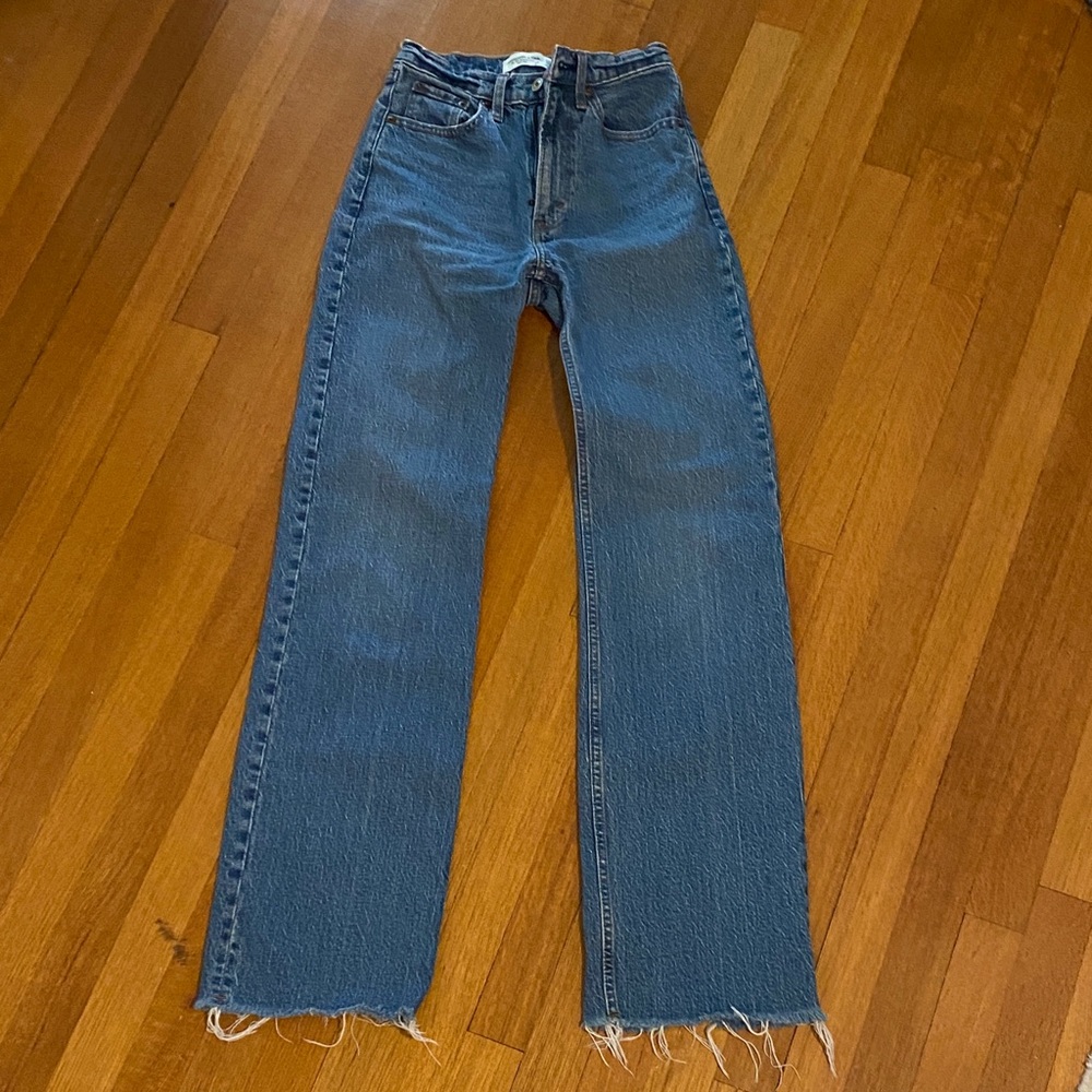 Abercrombie & Fitch High Rise 90s Relaxed Jean